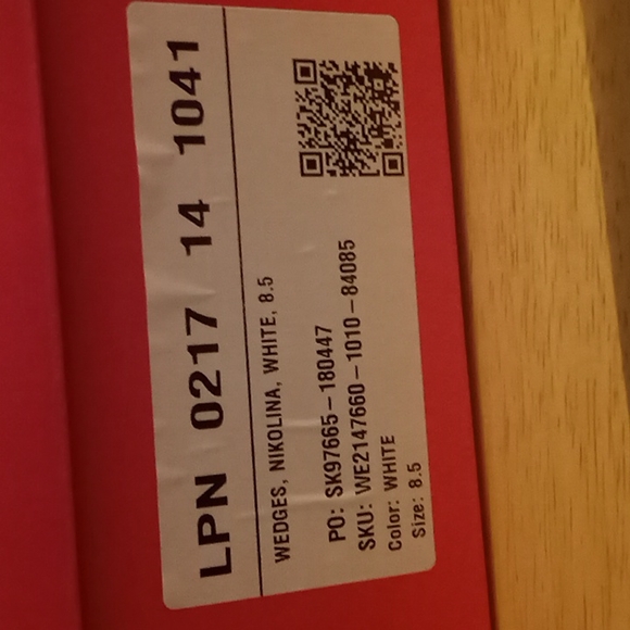 White wedge - Picture 3 of 3